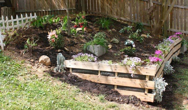 Arredare il giardino con i pallet